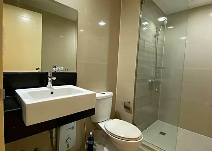 Spacious In Venice Luxury Residences 3* Manila
