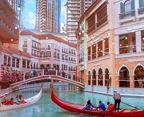 Spacious In Venice Luxury Residences 3*